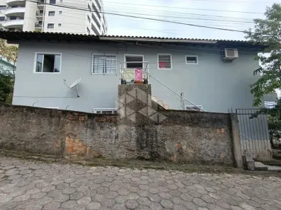 Apartamento com 1 Quarto para alugar, 28m² no Monte Verde, Florianópolis