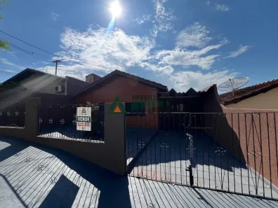 Casa com 3 Quartos à venda, 114m² no Conjunto Parigot de Souza 1, Londrina