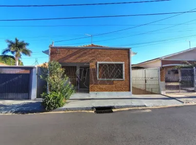 Casa com 2 Quartos à venda, 180m² no Centro, Araraquara