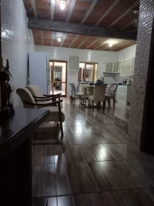Casa com 3 Quartos para alugar, 150m² no Hípica, Porto Alegre