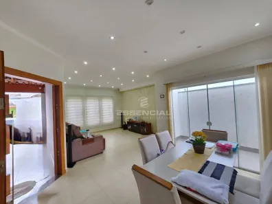 Casa com 3 Quartos à venda, 224m² no Jardim Cambuí, Botucatu