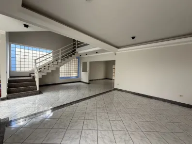 Casa com 3 Quartos à venda, 339m² no Marta Helena, Uberlândia