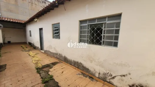 Ponto Comercial com 5 Quartos para alugar, 55m² no Nossa Senhora Aparecida, Uberlândia