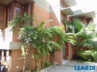 Sobrado com 4 Quartos à venda, 440m² no Sumaré, São Paulo