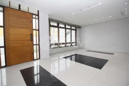 Imóvel Comercial com 4 Quartos à venda, 202m² no Parolin, Curitiba