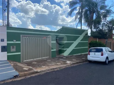 Casa com 3 Quartos à venda, 197m² no Vila Harmonia, Araraquara