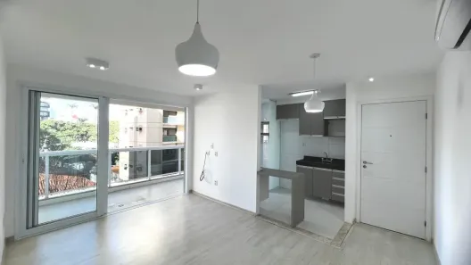 Apartamento com 3 Quartos para alugar, 74m² no Cambuí, Campinas