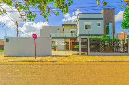 Casa com 3 Quartos para alugar, 130m² no Igara, Canoas