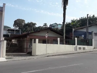 Lote/Terreno à venda, 360m² no Iririú, Joinville