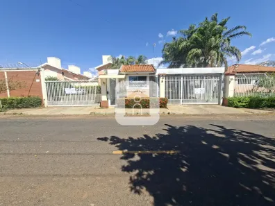 Casa de Condomínio com 3 Quartos para alugar, 95m² no Jardim Karaíba, Uberlândia
