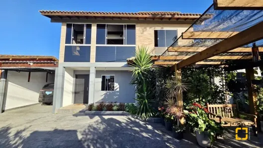 Casa com 3 Quartos à venda, 281m² no Campeche, Florianópolis