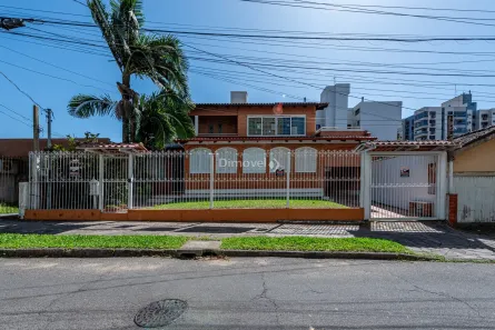 Casa com 5 Quartos à venda, 429m² no Tristeza, Porto Alegre