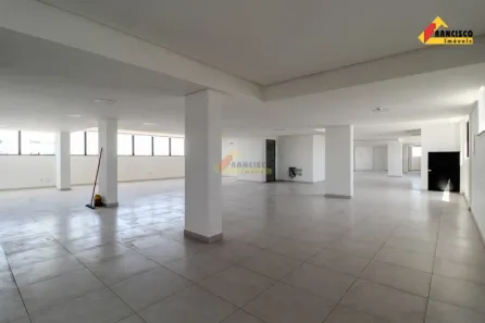 Sala Comercial para alugar, 300m² no Centro, Divinópolis