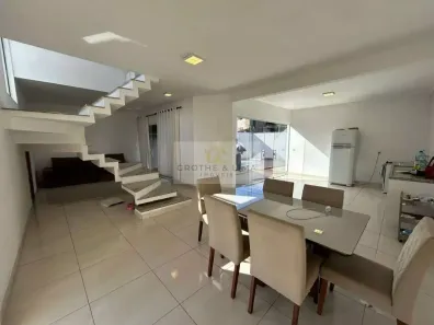 Sobrado com 3 Quartos à venda, 183m² no Jardim Oásis, Taubaté