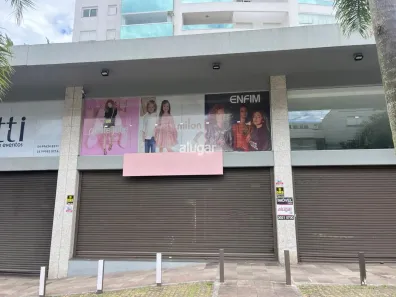 Sala Comercial para alugar, 314m² no Pio X, Caxias do Sul