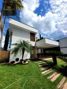Sobrado com 4 Quartos à venda, 260m² no Centro, Inhumas