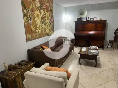 Casa com 6 Quartos à venda, 297m² no São Francisco, Niterói