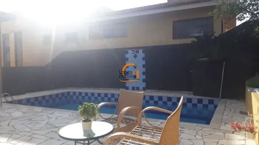 Casa com 3 Quartos à venda, 309m² no Jardim Itaperi, Atibaia