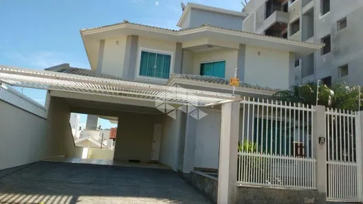 Casa com 4 Quartos à venda, 243m² no Pagani, Palhoça