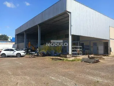 Galpão/Depósito/Armazém para alugar, 400m² no Distrito Industrial, Uberlândia