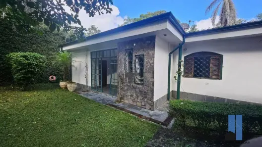 Casa com 3 Quartos à venda, 290m² no Centro, Embu das Artes