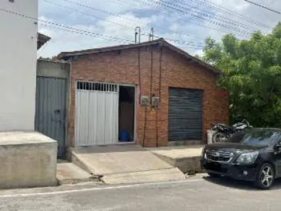 Casa com 2 Quartos à venda, 144m² no Padre Sebastião Marleno, Jaguaretama