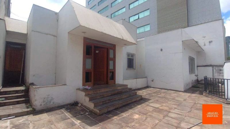 Casa com 5 quartos — Santa Efigênia, Belo Horizonte