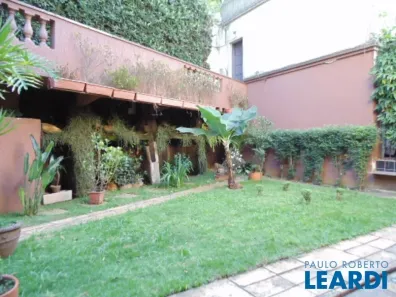 Sobrado com 4 Quartos à venda, 412m² no Sumaré, São Paulo