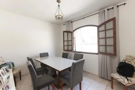 Casa com 4 Quartos à venda, 220m² no JK, Contagem