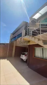 Sobrado com 3 Quartos à venda, 320m² no Planalto, Uberlândia