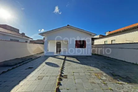 Casa com 3 Quartos à venda, 98m² no Jardim Veneza, Peruíbe
