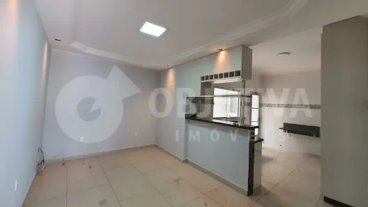Casa com 2 Quartos para alugar, 120m² no Santa Mônica, Uberlândia