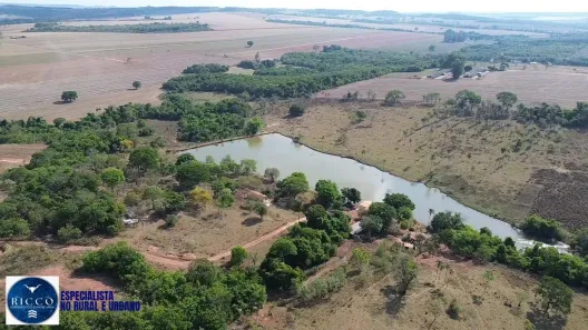 Fazenda/Sítio com 3 Quartos à venda, 34m² no Centro, Orizona