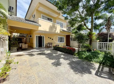 Casa de Condomínio com 3 Quartos à venda, 190m² no Vargem Pequena, Rio de Janeiro