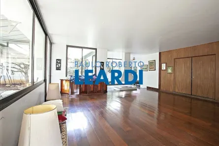 Casa com 4 Quartos para venda ou aluguel, 600m² no Jardim Luzitânia, São Paulo