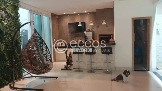 Casa com 3 Quartos à venda, 150m² no Jardim Patrícia, Uberlândia
