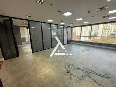 Sala Comercial para alugar, 200m² no Jardim das Acácias, São Paulo