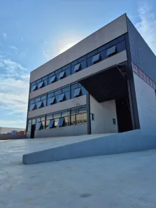 Galpão/Depósito/Armazém com 3 Quartos para alugar, 980m² no Iporanga, Sorocaba