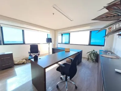 Sala Comercial para venda ou aluguel, 112m² no Três Figueiras, Porto Alegre