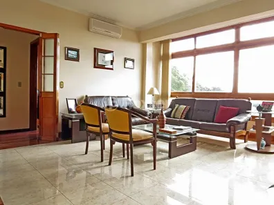 Apartamento com 3 Quartos à venda, 126m² no Três Figueiras, Porto Alegre