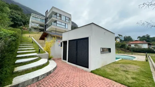 Casa de Condomínio com 7 Quartos à venda, 1200m² no Samambaia, Petrópolis