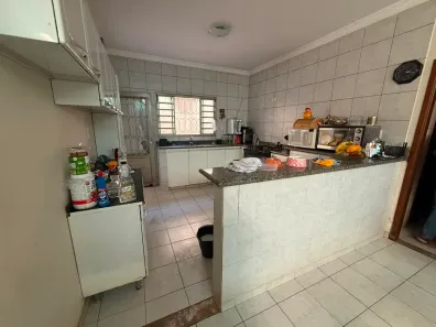 Casa com 3 Quartos à venda, 167m² no Custódio Pereira, Uberlândia
