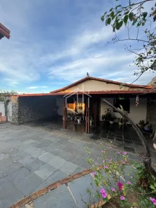 Casa com 3 Quartos à venda, 242m² no Santa Rosa, Belo Horizonte