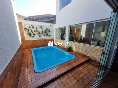 Casa com 5 Quartos à venda, 209m² no Cidade Jardim, Uberlândia