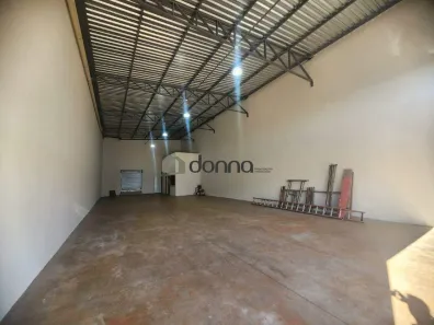 Galpão/Depósito/Armazém para alugar, 230m² no Leblon, Uberaba