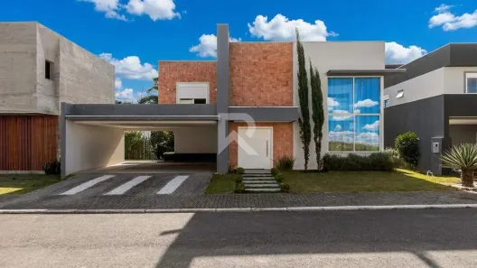 Casa com 4 Quartos para alugar, 229m² no São Braz, Curitiba