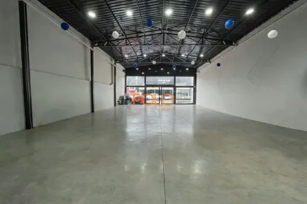 Galpão/Depósito/Armazém para alugar, 380m² no Brasil, Uberlândia