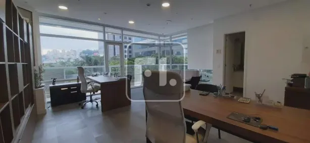 Sala Comercial à venda, 132m² no Cidade Monções, São Paulo