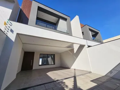 Sobrado com 3 Quartos à venda, 198m² no Maria Luiza, Cascavel