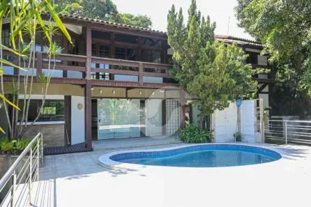 Casa de Condomínio com 4 Quartos à venda, 401m² no Sapê, Niterói